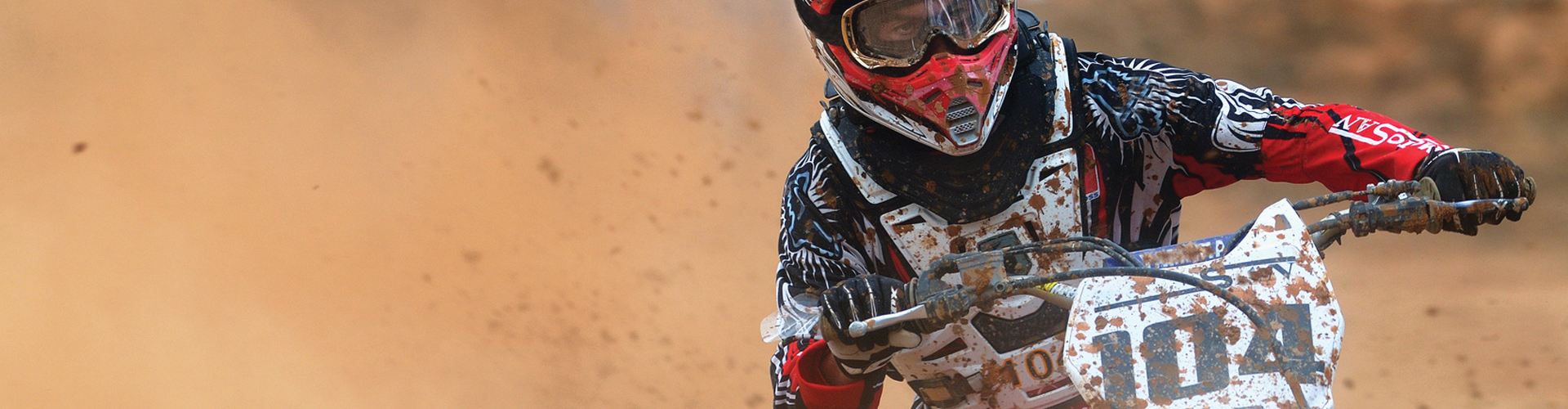 4253 - Moto en Auvergne