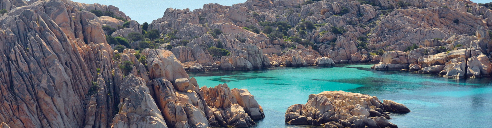 8300 - Sardaigne : L'Odyssée entre Terre et Mer